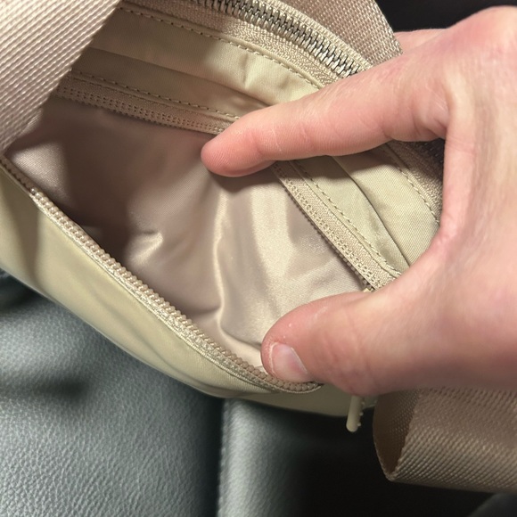 lululemon ❤️Special!athletica Everywhere Belt Bag Beige And Cream EUC - Picture 6 of 10